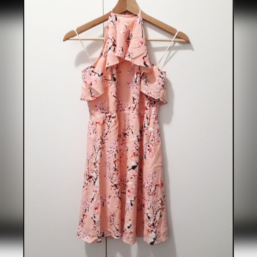 NWT Cupcakes and Cashmere Corralyn Flower Dress